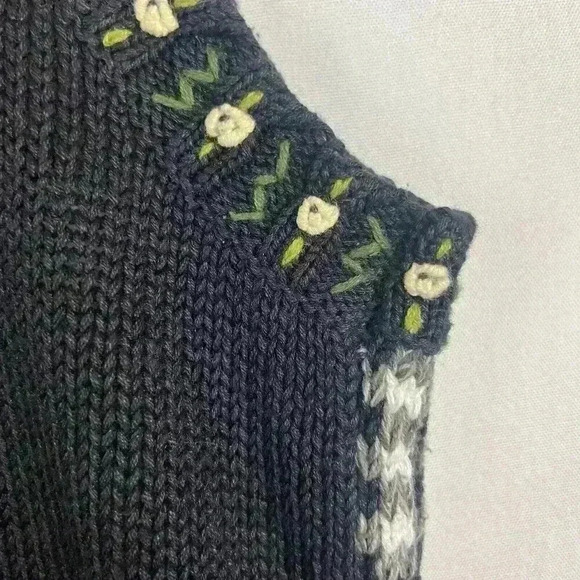 Tiara International Embroidered Button Sweater Vest Floral Rooster Country Large - Picture 14 of 16